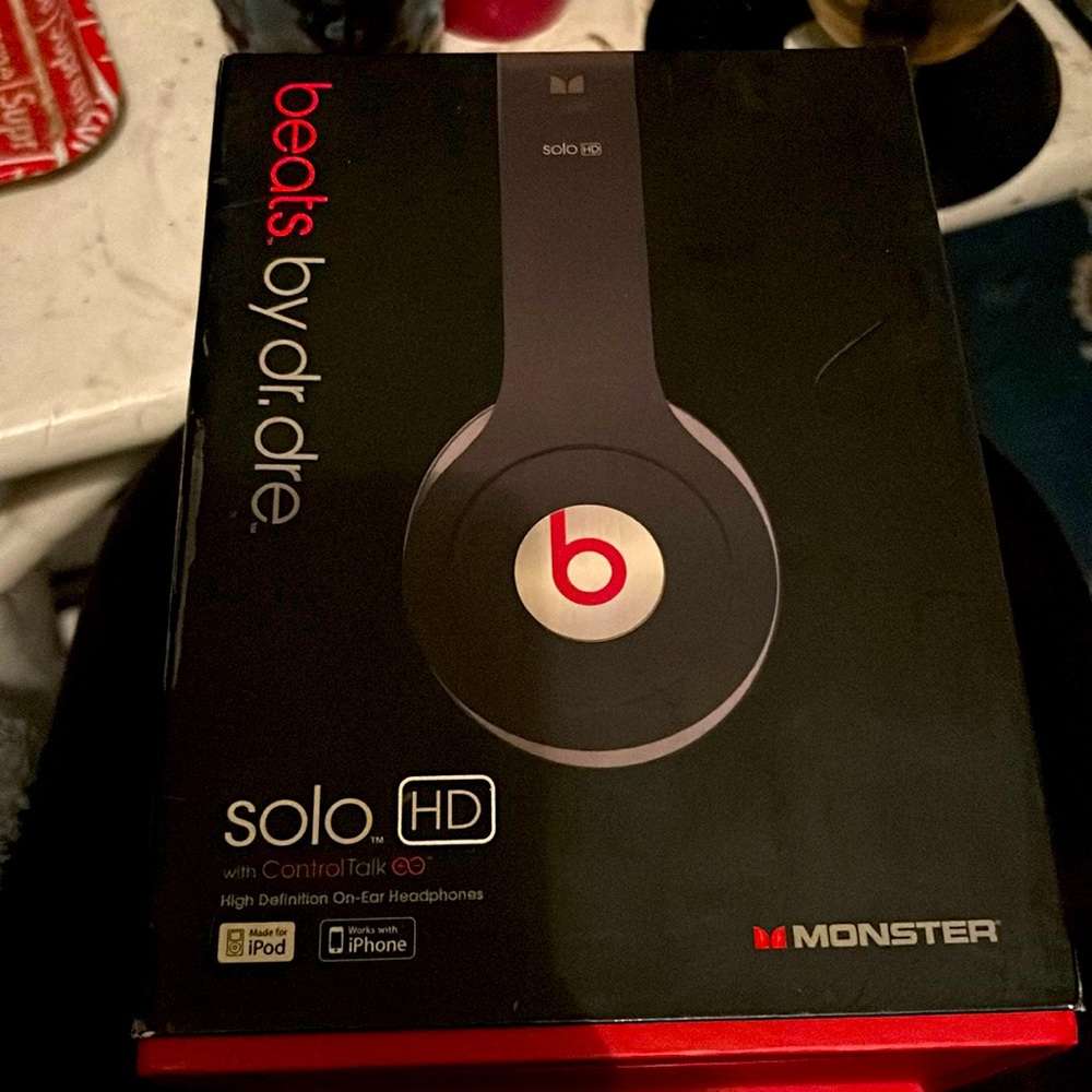 Solo HD with control talk, beats by Dr. Dre